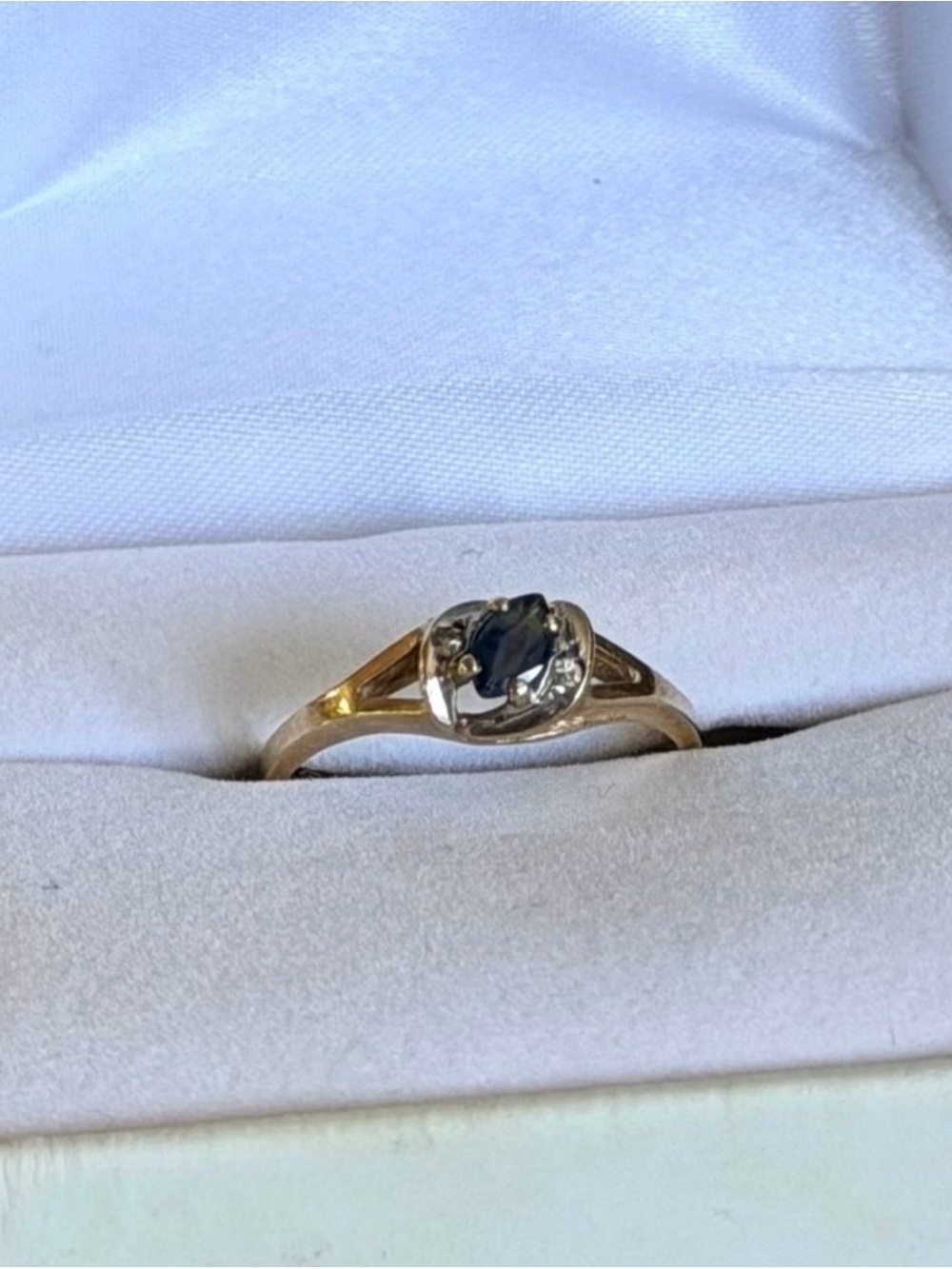 10k Gold Delicate Blue Sapphire and Diamond Ring Sz 6